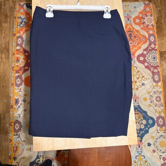 3 for $20 Closet Sale | Mix and Match Banana Republic Navy Pencil Skirt 8 - Picture 6 of 8